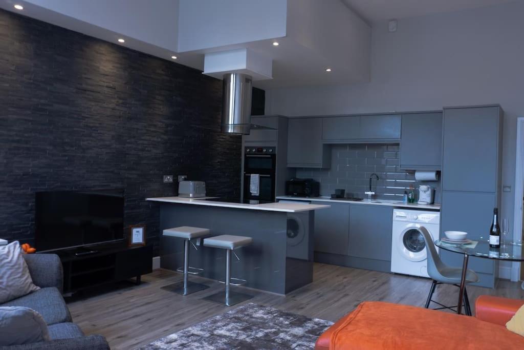 נוטינגהאם Spacious Apartment In City Centre - Free Parking מראה חיצוני תמונה